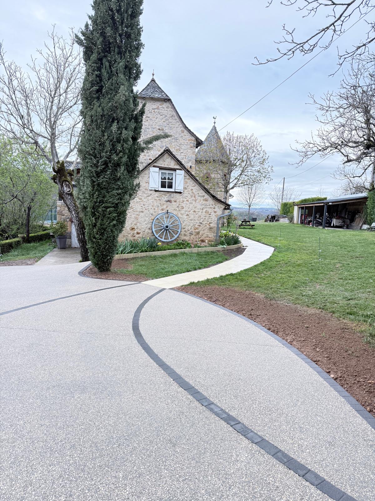 Cour Béton Désactivé